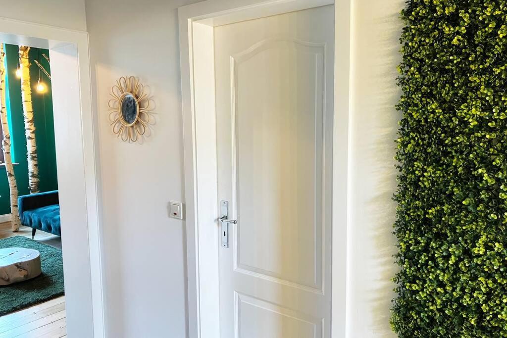 Secret Hideaways Wood Lodge Mit Kinderzimmer Messe L City L Flughafen L Hbf Duisburg Bagian luar foto